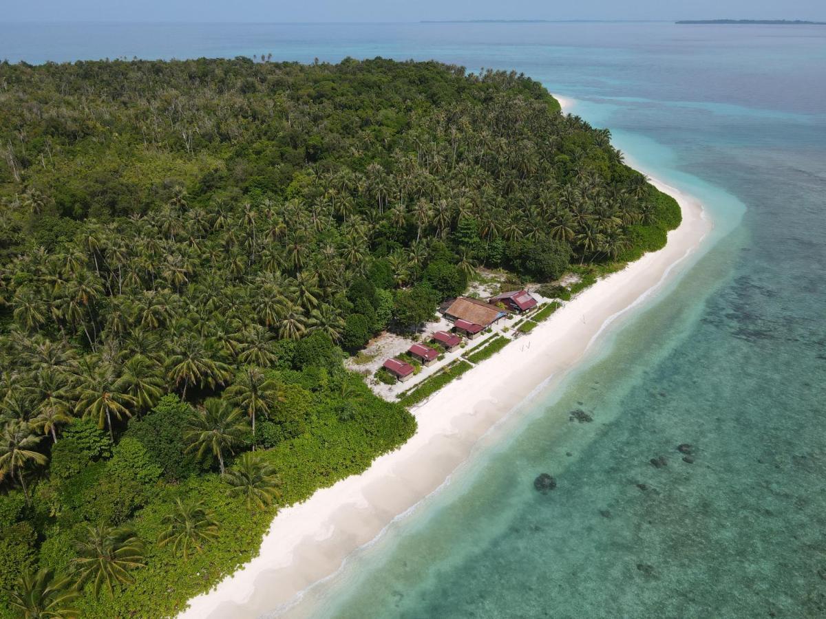 Ira Bungalows Pulau Banyak Alaban Exterior photo